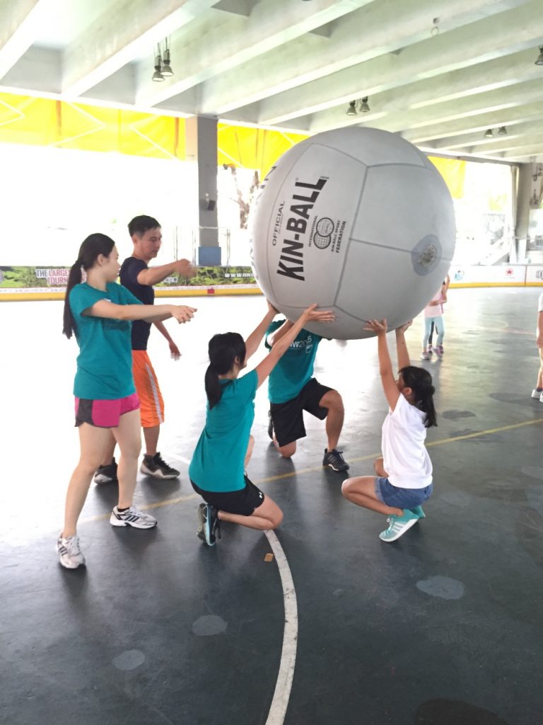 免費 試玩攀石棍網球逾八種運動 香港基督教青年會 假日好去處 周末好去處 兒童遊戲室 室內遊樂場 沙灘 親子民宿