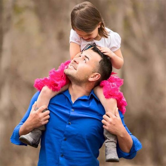 soldier-stutter-reads-daughter-today-161115-002_046ff07707f891529dd6b83e3d3b2229.today-inline-large
