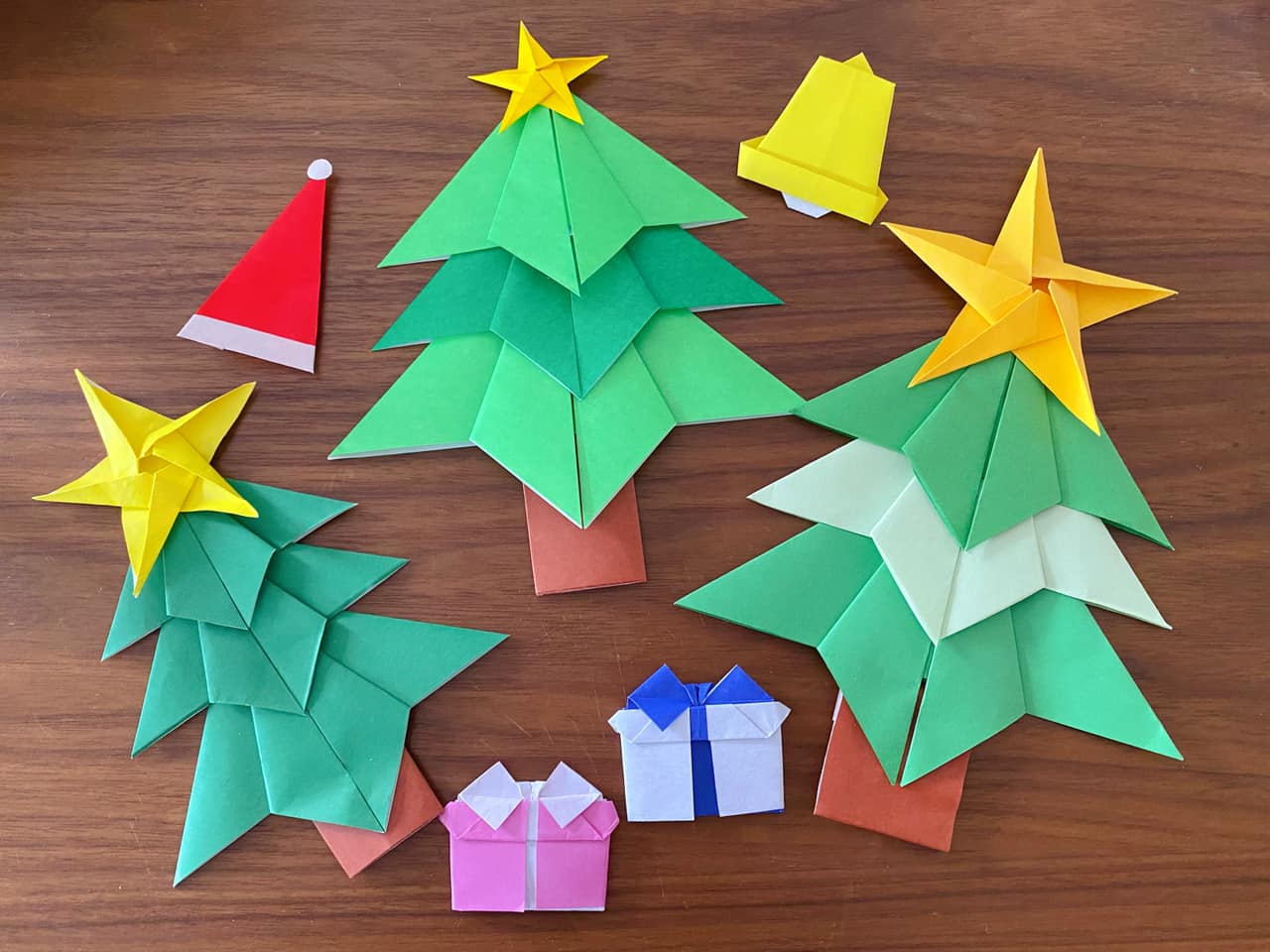 聖誕摺紙-平面聖誕樹(1)